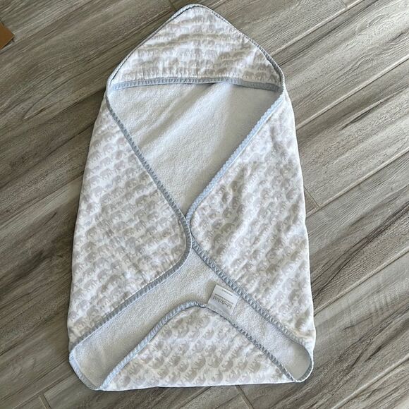 Restoration Hardware Baby & Child elephant bath towel - Picture 1 of 4